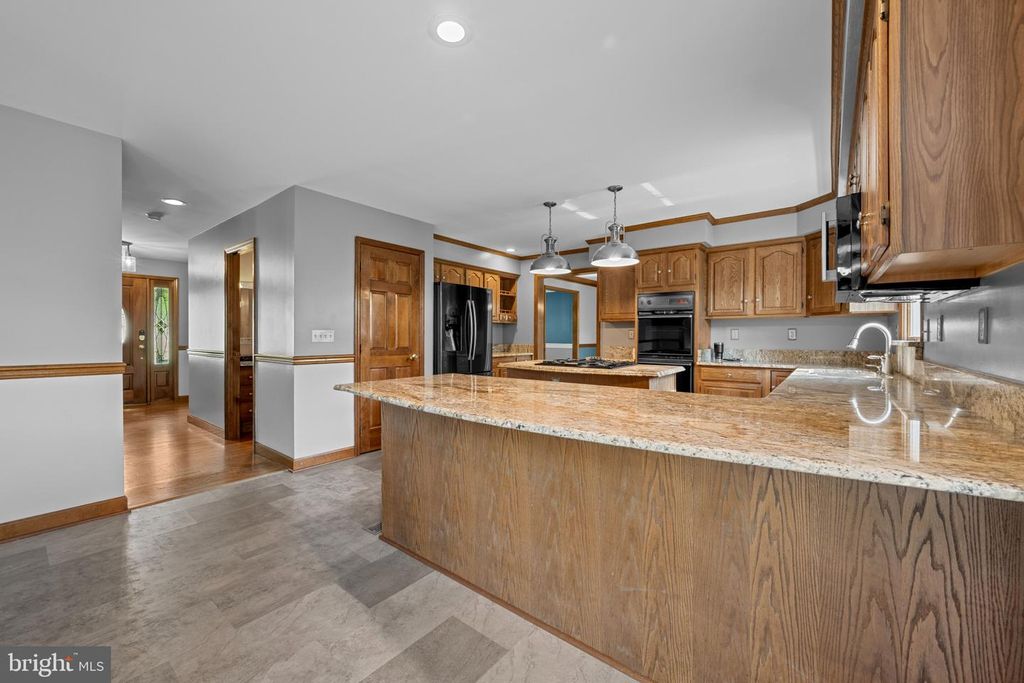Image 19 of property listing at 8869 CEMETERY LN, Savage, MD 20763