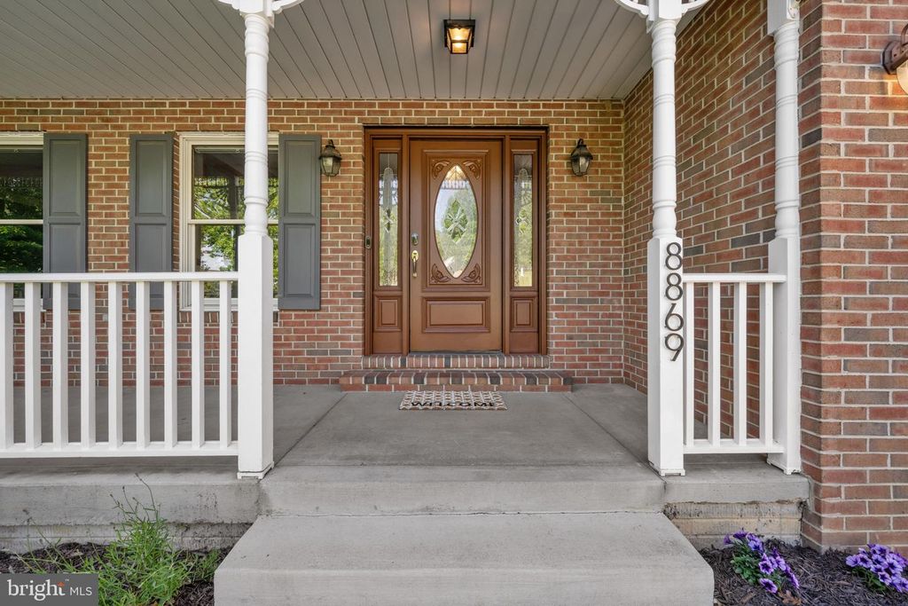 Image 2 of property listing at 8869 CEMETERY LN, Savage, MD 20763