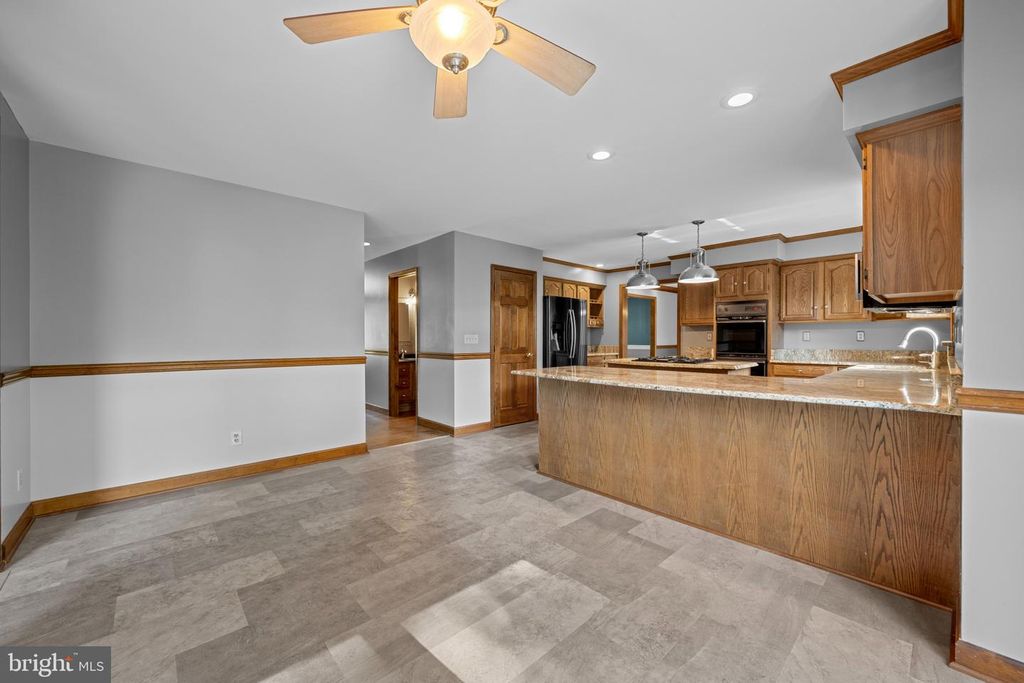 Image 23 of property listing at 8869 CEMETERY LN, Savage, MD 20763
