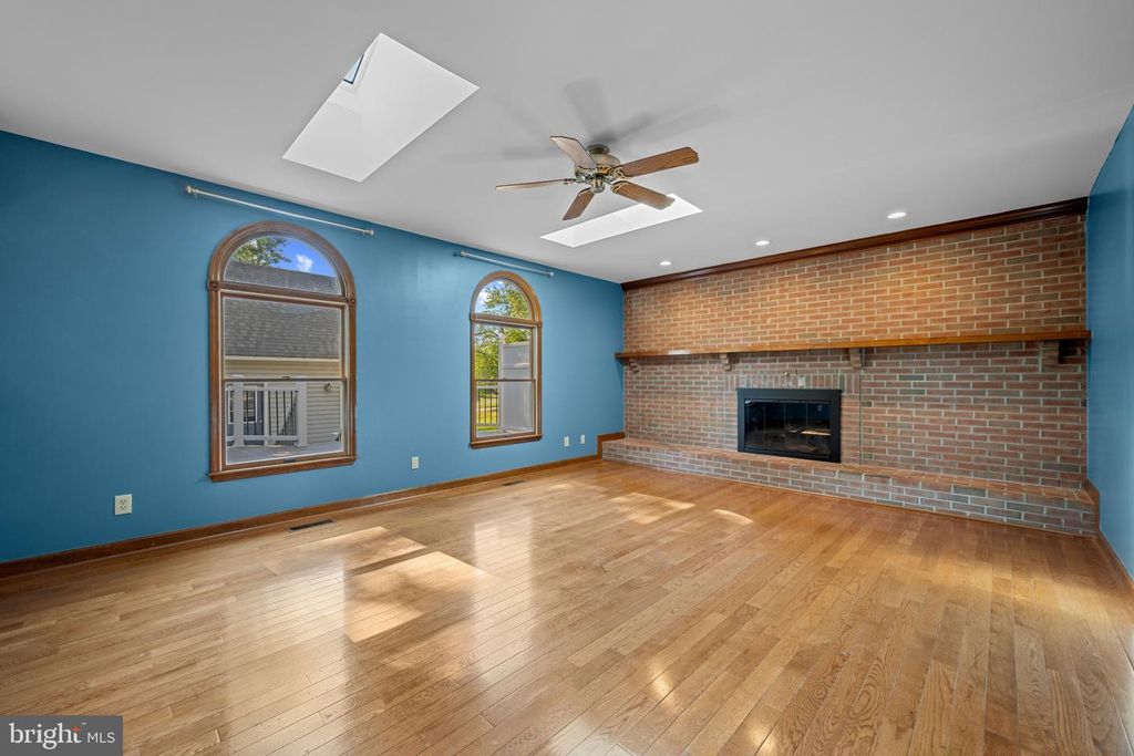 Image 24 of property listing at 8869 CEMETERY LN, Savage, MD 20763