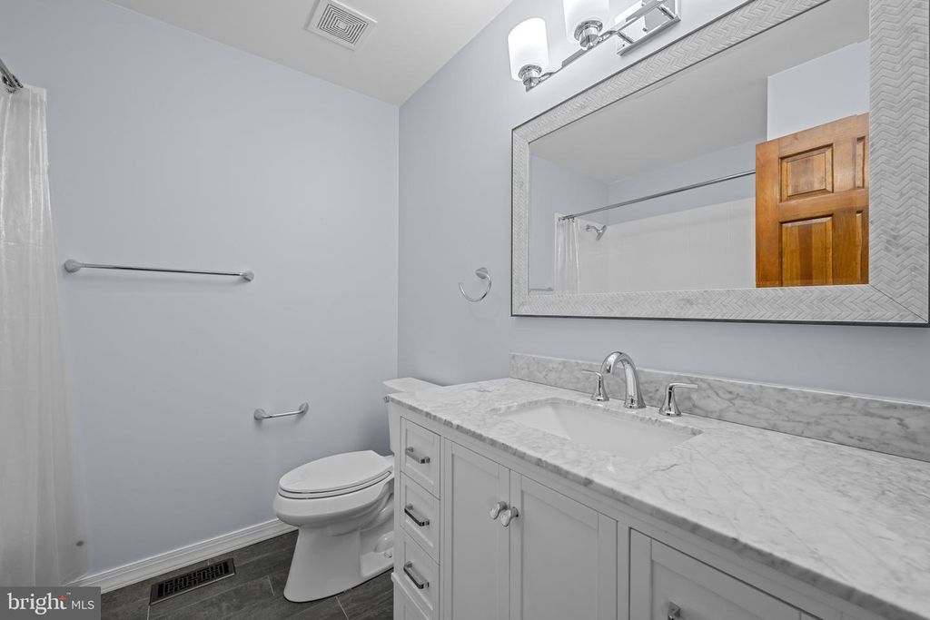 Image 29 of property listing at 8869 CEMETERY LN, Savage, MD 20763