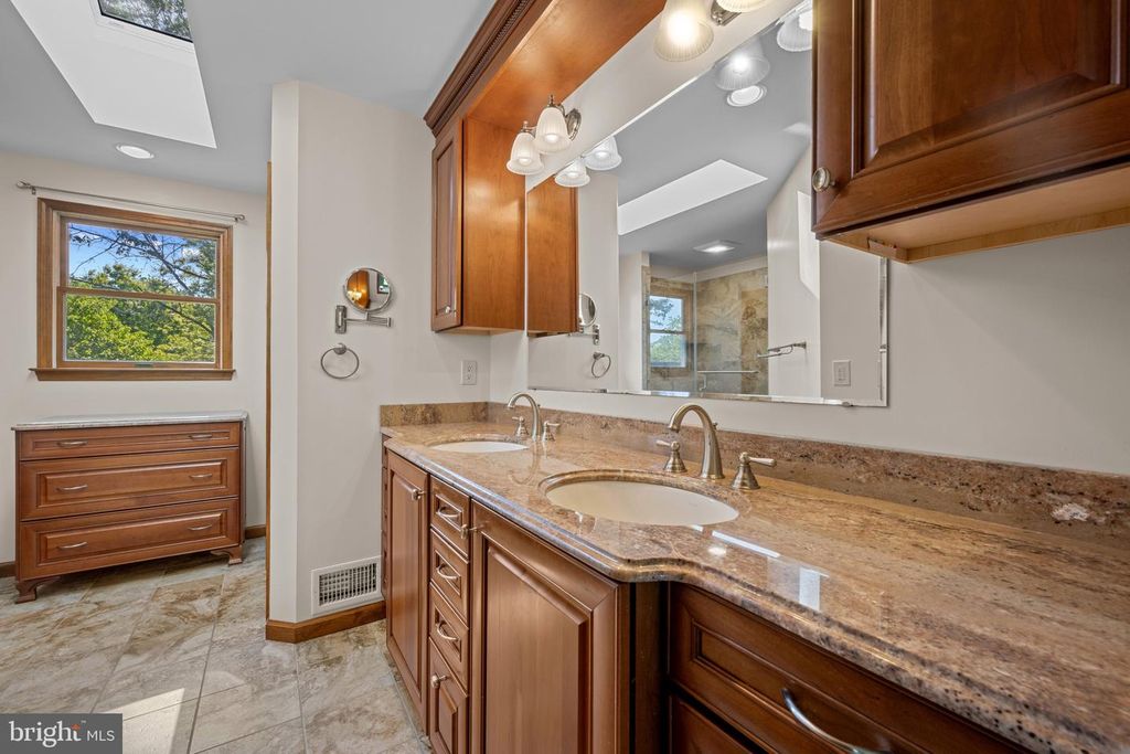 Image 32 of property listing at 8869 CEMETERY LN, Savage, MD 20763