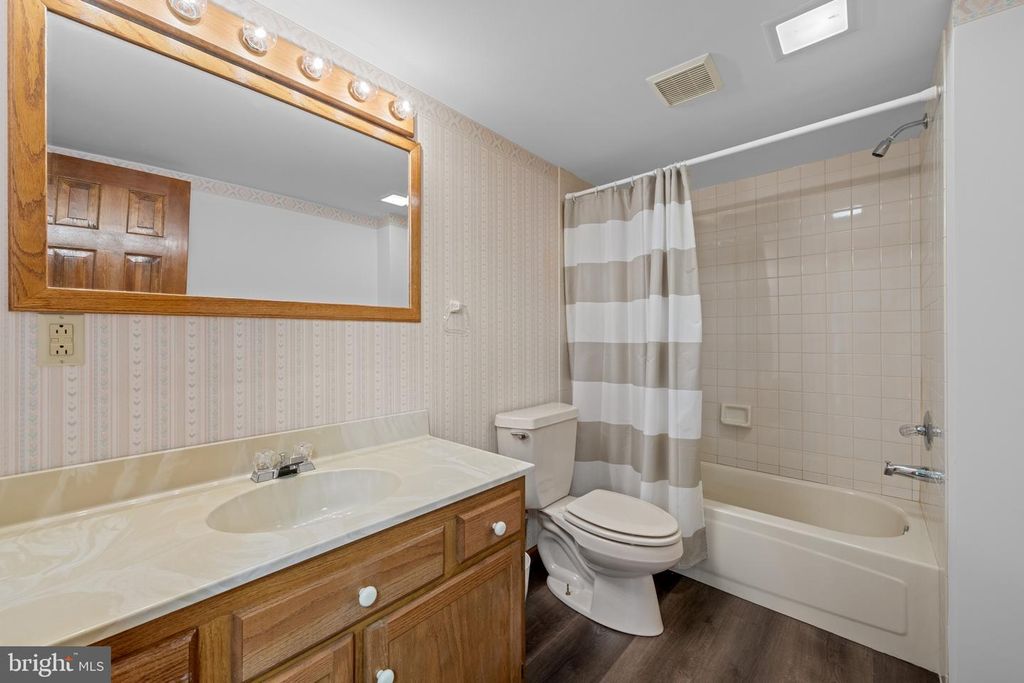Image 38 of property listing at 8869 CEMETERY LN, Savage, MD 20763