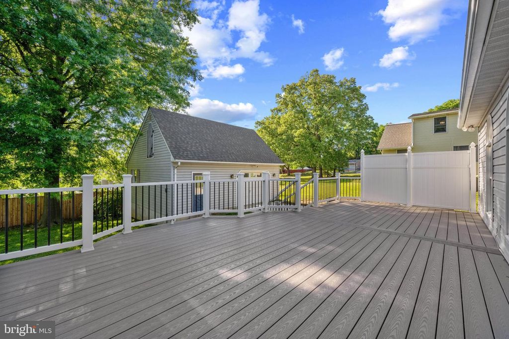 Image 49 of property listing at 8869 CEMETERY LN, Savage, MD 20763