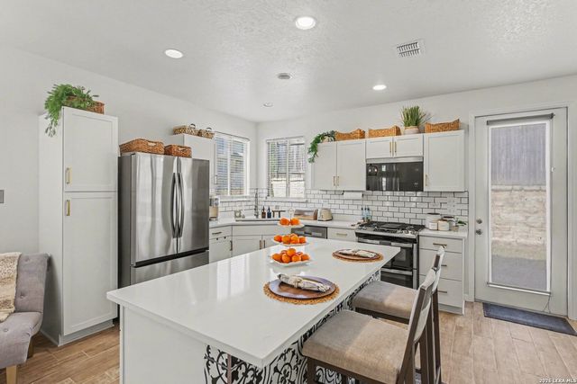 1327 Tweed Willow, San Antonio, TX 78258