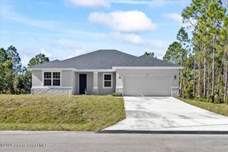 170 Silverfrost Street SE, Palm Bay, FL 32909