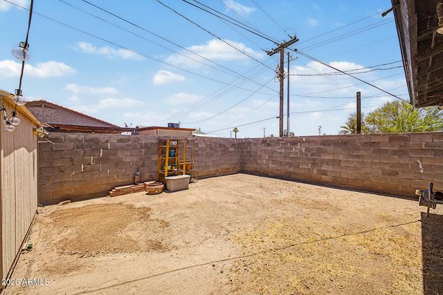 1449 S 11TH Avenue, Phoenix, AZ 85007