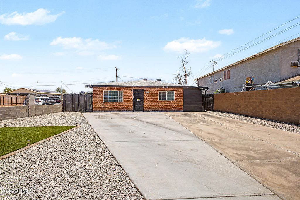 1449 S 11TH Avenue, Phoenix, AZ 85007