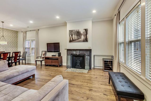 1214 W Wrightwood Avenue 2, Chicago, IL 60614