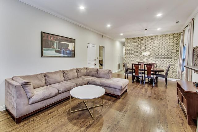 1214 W Wrightwood Avenue 2, Chicago, IL 60614