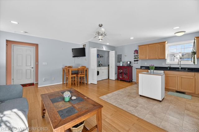 12687 Scott Road, Springfield Charter Township, MI 48350