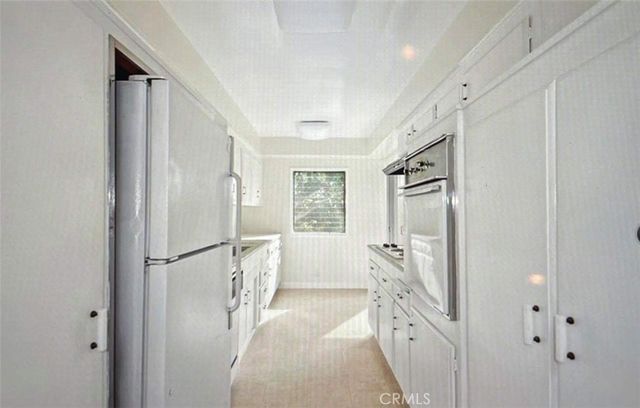 289 S Barrington Avenue A311, Los Angeles, CA 90049