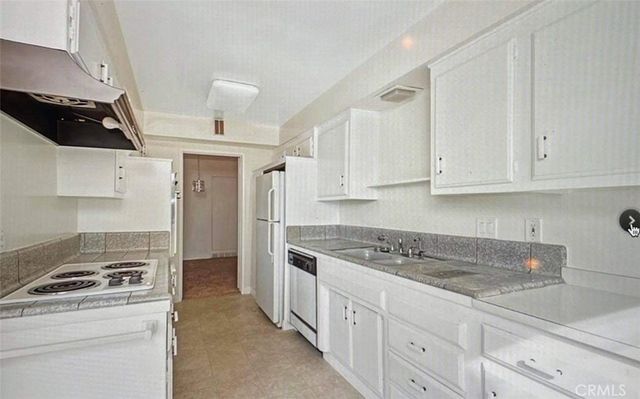 289 S Barrington Avenue A311, Los Angeles, CA 90049