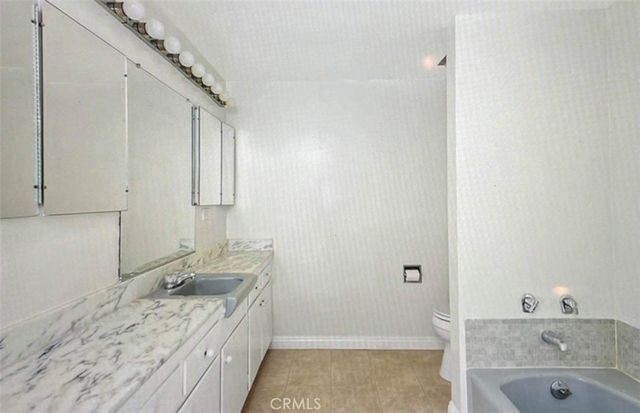 289 S Barrington Avenue A311, Los Angeles, CA 90049