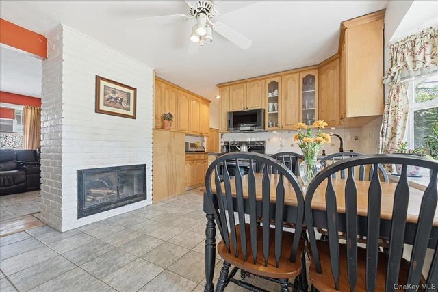 7 Disc Lane, Wantagh, NY 11793