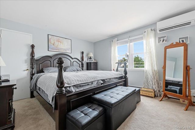 7 Disc Lane, Wantagh, NY 11793