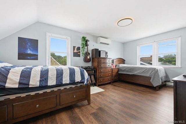 7 Disc Lane, Wantagh, NY 11793