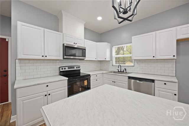 2010 Packard Avenue, Savannah, GA 31405