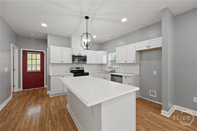 2010 Packard Avenue, Savannah, GA 31405