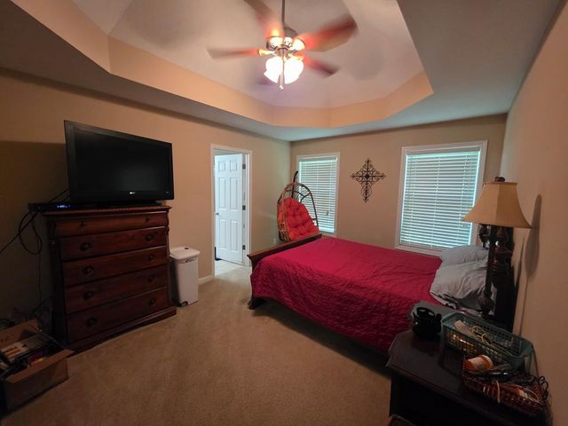 189 Foxfire Rd, Paris, TN 38242