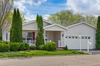 102 Hitching Post Lane, Grayslake, IL 60030