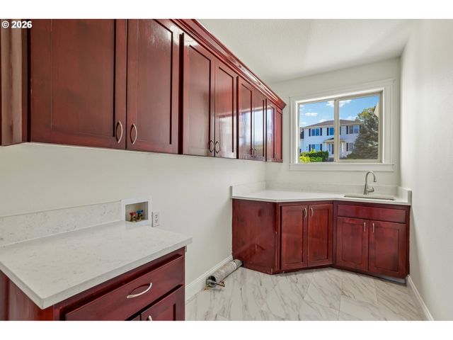 1727 Nw OGDEN St, Camas, WA 98607