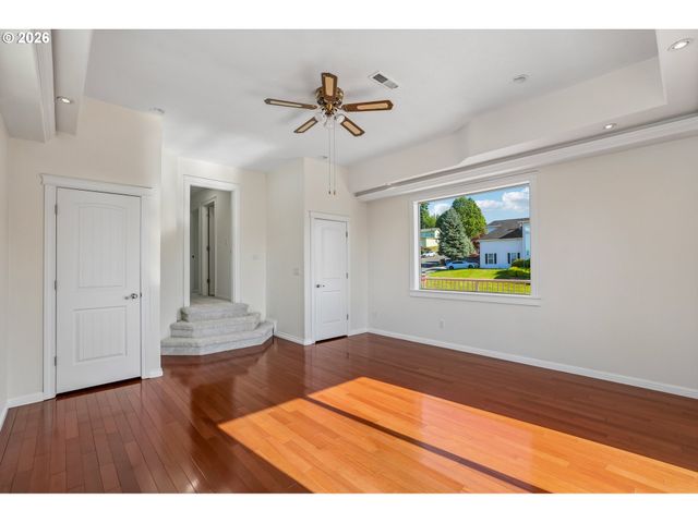 1727 Nw OGDEN St, Camas, WA 98607