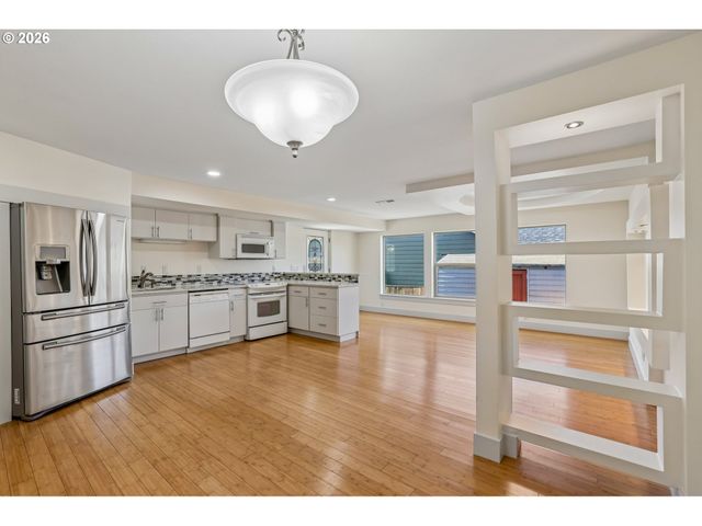 1727 Nw OGDEN St, Camas, WA 98607