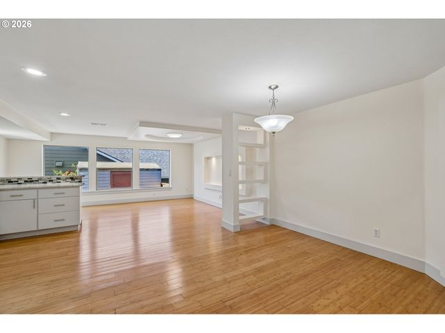 1727 Nw OGDEN St, Camas, WA 98607