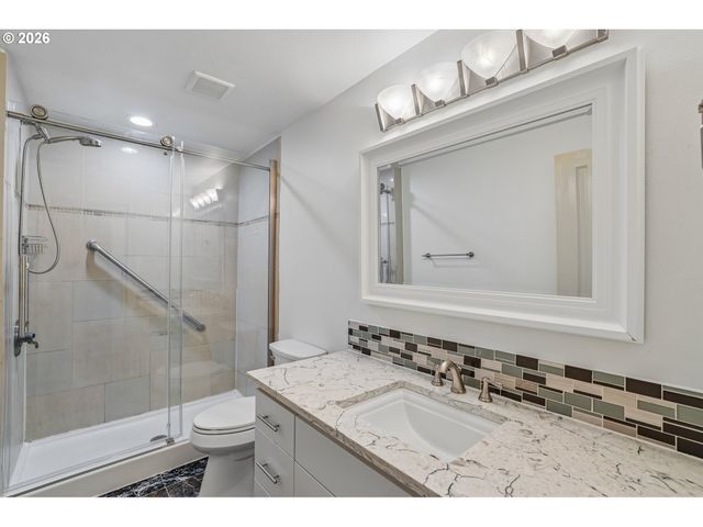 1727 Nw OGDEN St, Camas, WA 98607