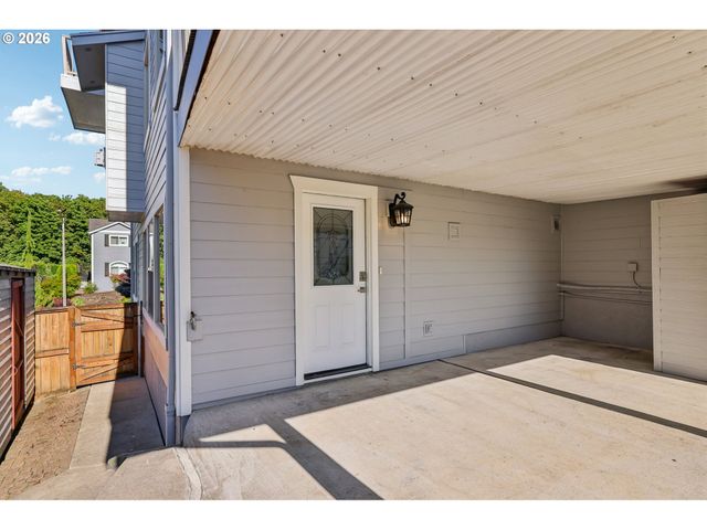 1727 Nw OGDEN St, Camas, WA 98607