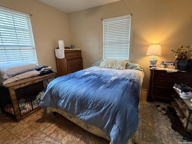 905 Peach, Jourdanton, TX 78026