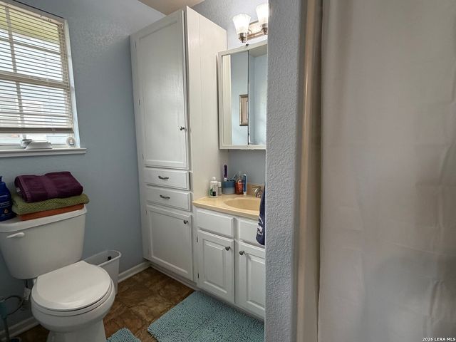 905 Peach, Jourdanton, TX 78026