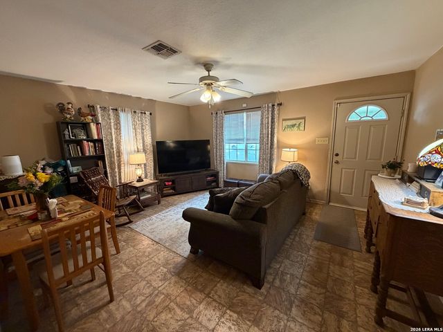 905 Peach, Jourdanton, TX 78026