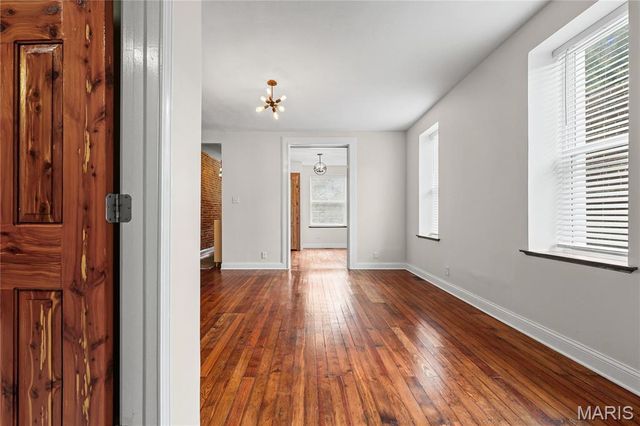 5021 Alabama Avenue, St Louis, MO 63111
