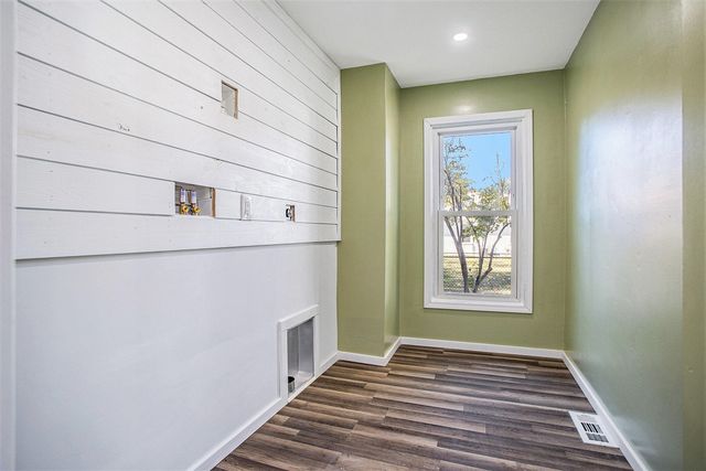 127 W Argyle Street, Jackson, MI 49202