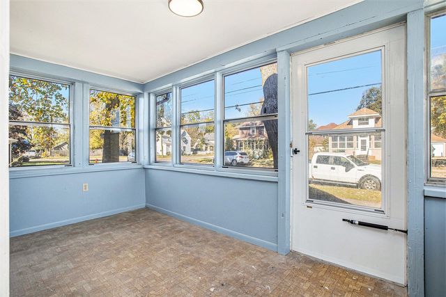 127 W Argyle Street, Jackson, MI 49202