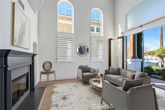 1018 11th, Manhattan Beach, CA 90266