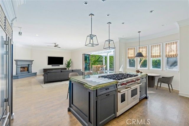 1018 11th, Manhattan Beach, CA 90266