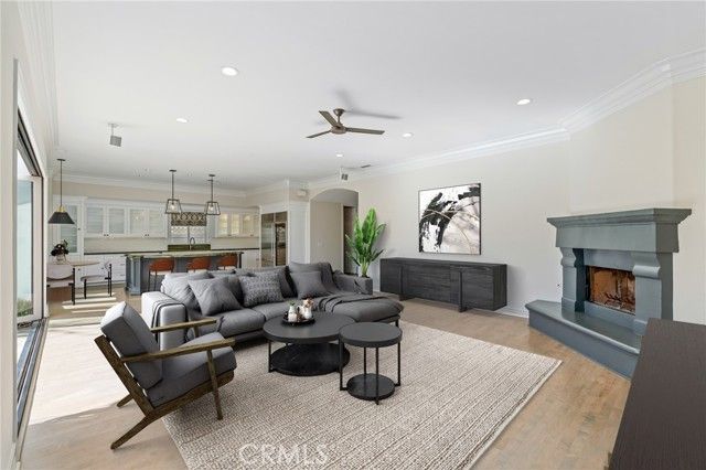 1018 11th, Manhattan Beach, CA 90266