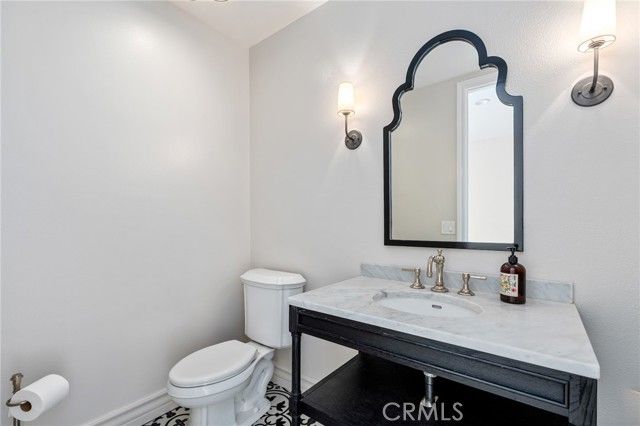 1018 11th, Manhattan Beach, CA 90266