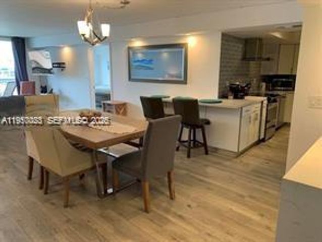 6039 Collins Ave 1131, Miami Beach, FL 33140