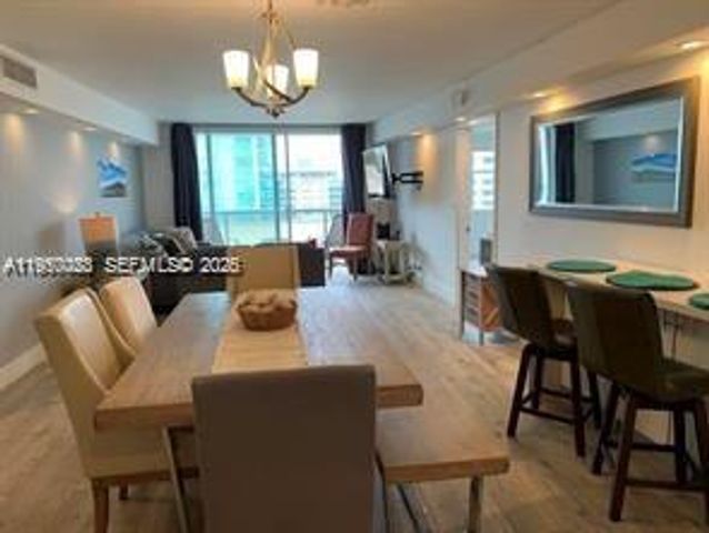 6039 Collins Ave 1131, Miami Beach, FL 33140