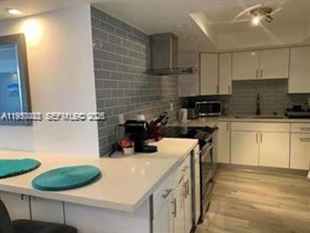 6039 Collins Ave 1131, Miami Beach, FL 33140