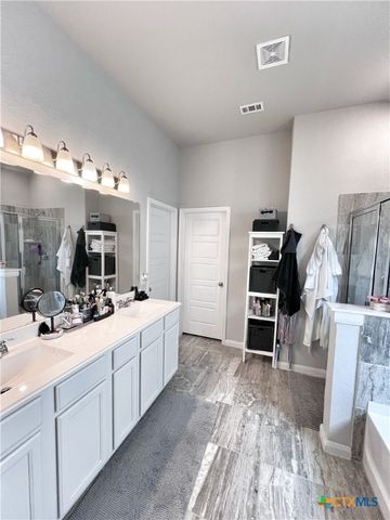 6807 Comanche Post, San Antonio, TX 78233