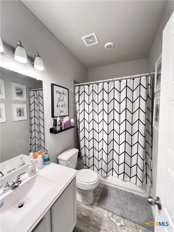 6807 Comanche Post, San Antonio, TX 78233