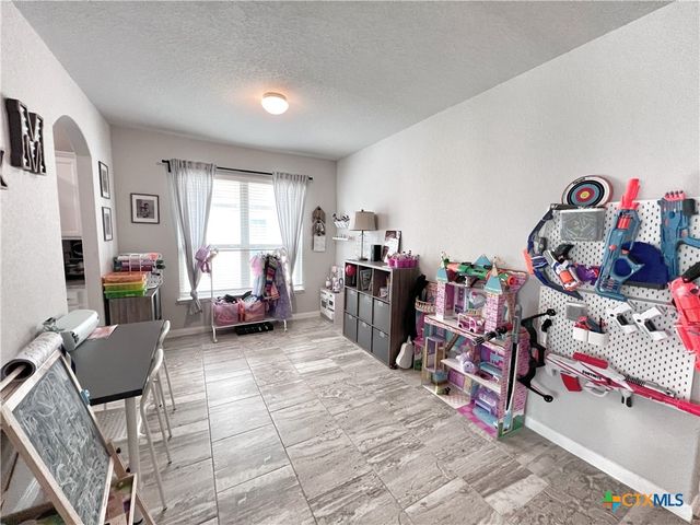 6807 Comanche Post, San Antonio, TX 78233