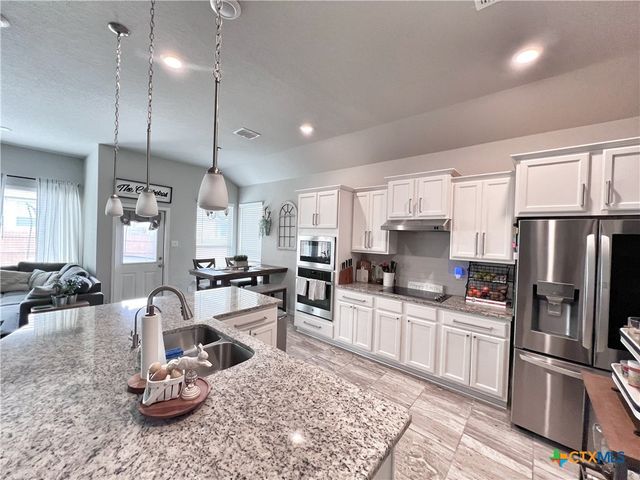 6807 Comanche Post, San Antonio, TX 78233