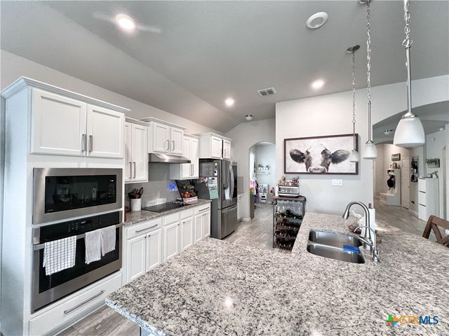 6807 Comanche Post, San Antonio, TX 78233
