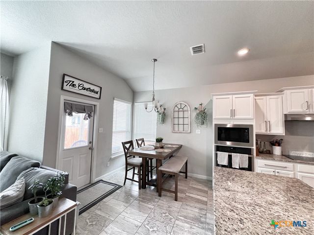 6807 Comanche Post, San Antonio, TX 78233